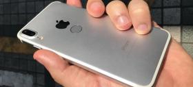 iPhone 8 se prezintă în noi imagini hands-on, sub forma unei machete ce pare finisată profesionist; Are scanner de amprente in spate