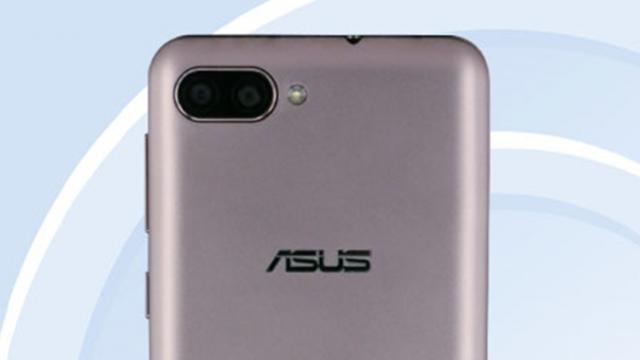 <b>Un nou telefon cu cameră duală de la ASUS e certificat de TENAA; ASUS X00KD vine cu baterie de 4020 mAh, dotări midrange</b>Numărul de smartphone-uri echipate cu cameră duală este într-o continuă creștere, cel mai nou model de acest tip urmând a sosi din partea celor de la ASUS care recent au primit certificarea pentru terminalul numit X00KD din partea TENAA. Ca design trebuie