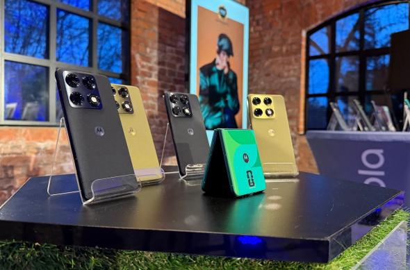 Motorola GoldenPhotography - Fotografii telefoane: Motorola-telefoane_ (1).jpg