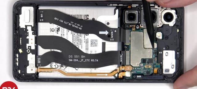 Cât de uşor de reparat este Samsung Galaxy S26? O nouă disecţie a sa ne spune (Video)