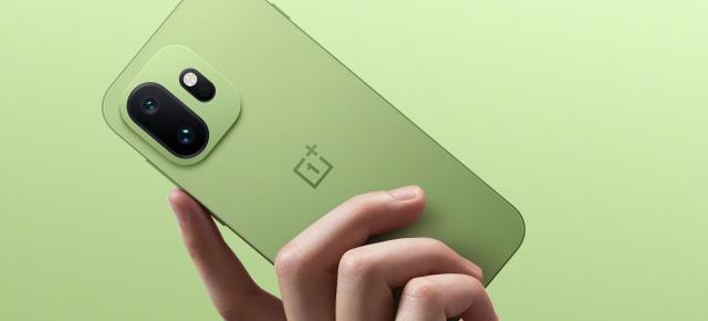 OnePlus 15T este oficial cel mai performant smartphone compact din lume! Are CPU Snapdragon 8 Elite Gen5, baterie de 7500 mAh într-un format mignon