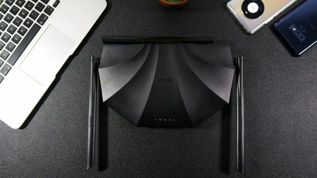 <b>Toate routerele Wi-Fi străine interzise în SUA; Iată de ce!</b>După ce a pus pe lista neagră Huawei, ZTE și dronele DJI, acum SUA a pus gând rău routerelor dezvoltate în afara SUA. În mod bizar, conform noilor reguli FCC, nici măcar Google Nest Wi-Fi Pro nu s-ar califica să fie vândut în State