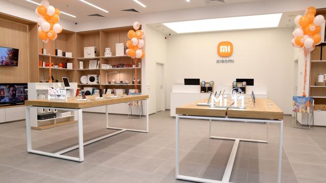 <b>Xiaomi te așteaptă la deschiderea magazinului din Sun Plaza cu 100 de cadouri și super reduceri! Inaugurarea are loc pe 28 august</b>Așa cum v-am informat și noi anterior, un nou magazin Xiaomi Store se pregătește de deschidere în România - magazin plasat în Sun Plaza, București și care va fi inaugurat sâmbătă pe data de 28 august la ora 11:00