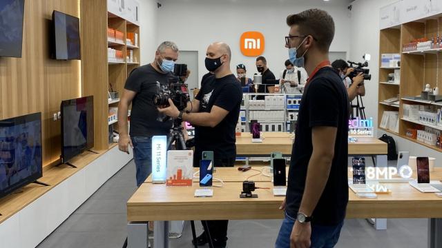 <b>Am vizitat noul Xiaomi Store din Sun Plaza, iată primele impresii! (Galerie foto, tur video, oferte speciale)</b>Aşa cum probabil aţi aflat deja, Xiaomi va deschide pe 28 august un nou Xiaomi Store în România, tot în Bucureşti. Primul apărea în primăvara lui 2019, în Mega Mall, iar al doilea apărea acum în sudul Capitalei