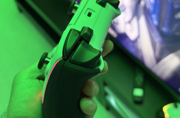 Razer Wolverine V2 Pro: Razer Wolverine V2 037.jpg