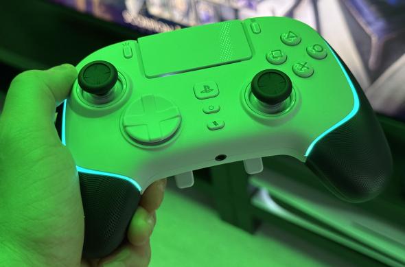 Razer Wolverine V2 Pro: Razer Wolverine V2 006.jpg