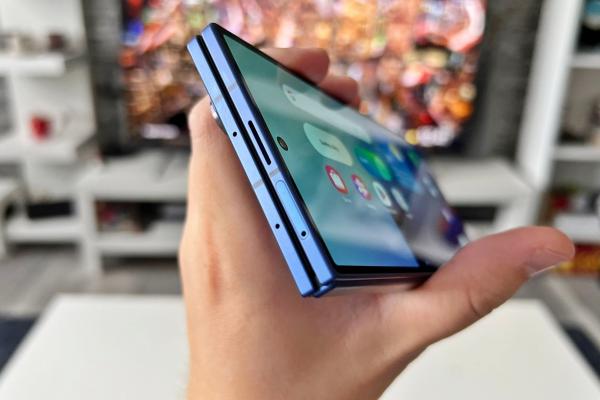 Samsung Galaxy Z Fold7: Acustică stereo cu o surpriză în partea de sus, dar fără recorduri la volum