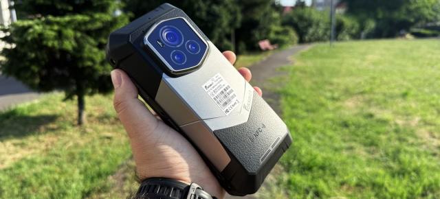 Prezentare FOSSiBOT F107 Pro: Smartphone-ul robust care te va face să te simți ca un „spion pe timp de noapte”, cu baterie MASIVĂ de 28.000 mAh și lanternă LED integrată