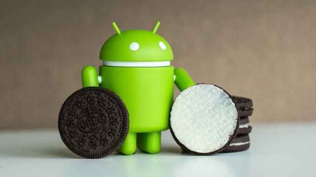 <b>Android Oreo apare listat în graficul cu distribuția versiunilor Android din octombrie; Nougat ajunge la o cotă de 17,8% după un an de la debut</b>Lună de lună cei de la Google ne prezintă un grafic al distribuției versiunilor Android pe piață, grafic care în luna octombrie include și noul release numit Android 8.0 Oreo. Acesta se află la un procent de numai 0.2% cu toate că lansarea 