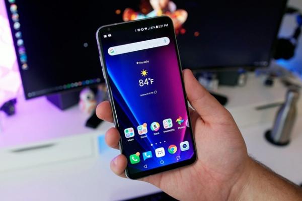 Turul Magazinelor #333: Revenim la prima iubire - telefoanele cu discount, Xperia XA1 şi Galaxy C8; LG V30+ e în România şi avem şi crampoane de zăpadă