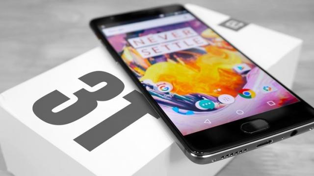 <b>OnePlus 3 şi OnePlus 3T primesc Android Oreo în fază beta, soseşte şi pe OnePlus 5 şi 5T până la final de an</b>La numai o zi de la debutul lui OnePlus 5T aflăm că smartphone-urile OnePlus 3 și OnePlus 3T au primit astăzi actualizarea la Android Oreo în faza beta. Se dezvăluie și faptul că celalalte două modele actuale, adică OnePlus 5