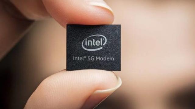 <b>Apple ar lucra împreună cu Intel la hardware 5G pentru viitoare modele iPhone</b>Pe lângă veștile despre posibila achiziție a gigantului Qualcomm apar și informații referitoare la parteneriatul dintre Apple și Intel, companii ce ar lucra împreună la hardware destinat conectivității 5G. Acesta ar urma să debuteze pe viitoare