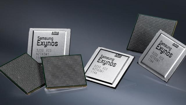 <b>Samsung va depăşi Intel în curând, devenind cel mai mare furnizor de chip-uri semiconductor la nivel global pe anul 2017</b>Un raport al firmei IS Insights ne dezvăluie astăzi faptul că pentru prima dată în istorie cei de la Samsung vor depăși Intel în curând în zona de chip-uri semiconductor. Firma sud-coreeană va ocupa astfel primul loc în topul celor mai mari