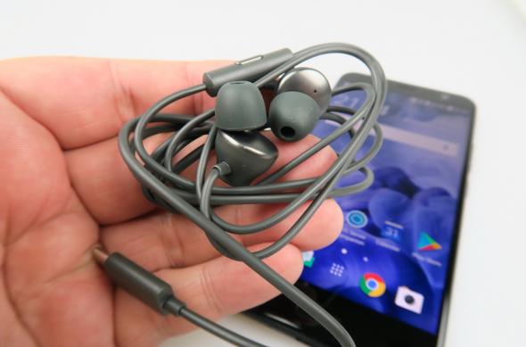 Căștile lui HTC U11: HTC-U11_017.JPG