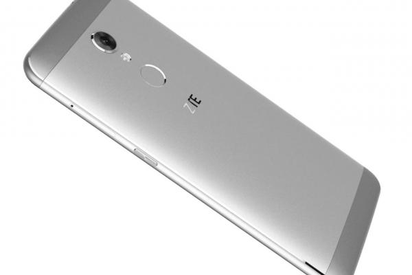 ZTE Blade V7 Plus - Fotografii oficiale