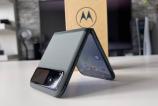 Motorola-RAZR-40-Unboxing_007.jpg