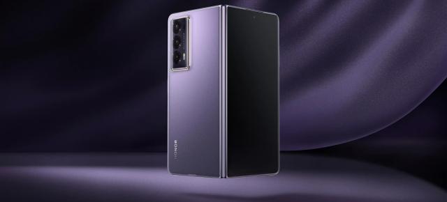 Noul telefon pliabil Honor Magic V2 va sosi în Europa mai rapid decât Magic Vs