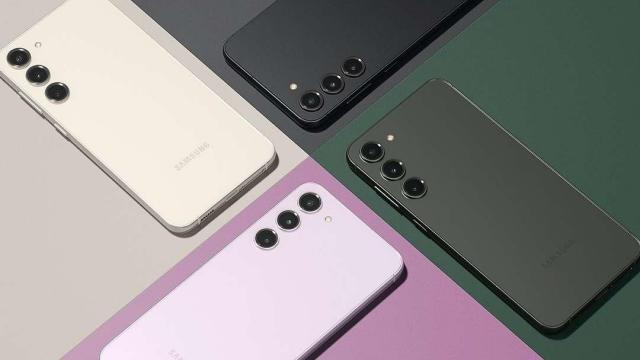 <b>Samsung Galaxy S23 FE este listat pe site-ul companiei și va sosi în două variante: Cu Snapdragon 8 Gen1 și Exynos 2200</b>Cu doar câteva zile în urmă odată cu apariția unei listări din GeekBench pentru Samsung Galaxy S23 FE cu procesor Exynos 2200 la bord ne întrebam dacă nu cumva va exista și o variantă cu Snapdragon. Răspunsul îl primim astăzi, moment 