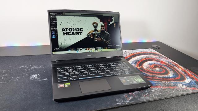 <b>Review MSI Bravo 15 C7VF - Laptop cu design atractiv de gaming, CPU AMD Ryzen de top și grafică NVIDIA RTX 4060; Ieși pe plus în FPS-uri cu tehnologiile DLSS 3, Ray Tracing și Reflex</b>Nu am mai testat de mult un laptop de gaming și parcă voiam să încerc unul cu grafică RTX40 de la NVIDIA. Iată că a și ajuns pe masa mea de teste un astfel de model recent. Vorbim azi despre MSI Bravo 15 C7VF, un notebook cu design inedit