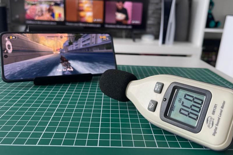 Motorola RAZR 40 - Teste Mobilissimo.ro: Motorola-RAZR-40-Test-Audio_003.jpg