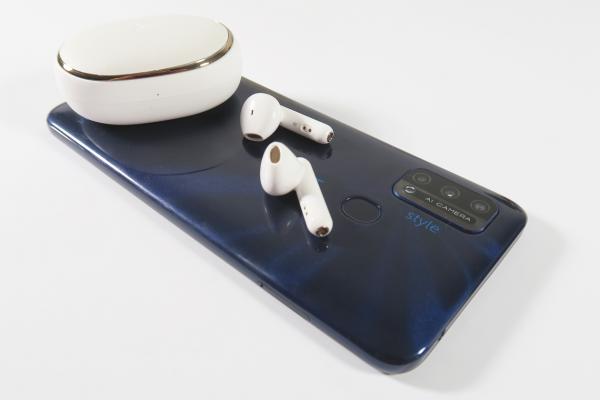 Allview Soul X8 Style Unboxing: battery phone de doar 449 de lei, cu control prin voce (AVI + căști Soul AV1) 