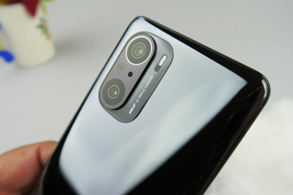 POCO F3: Cameră la nivel de Galaxy A51 şi POCO X3 NFC