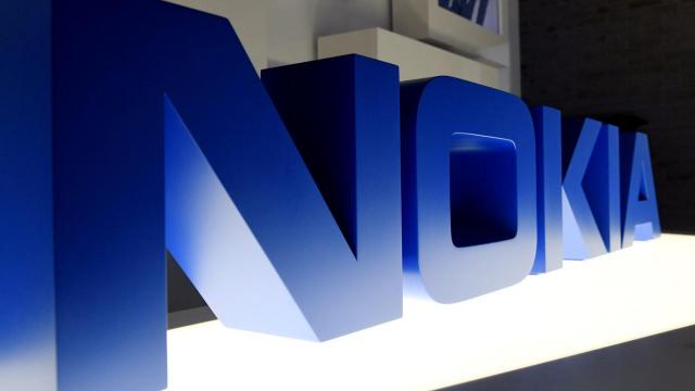 <b>Nokia dă în judecată Oppo pentru încălcare de brevete; Despre ce e vorba</b>Nokia a pornit în această săptămână multiple procese contra celor de la Oppo pe tema unor încălcări de brevete de tip SEP şi non SEP. E mai precis vorba despre patente legate de conectivitate, interfaţa şi funcţii de securitate. Procedurile legale au fost