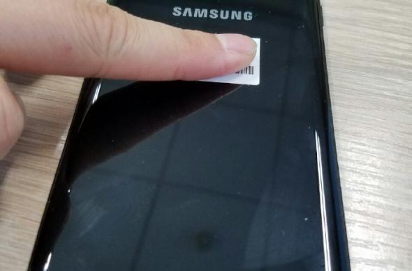 Samsung Galaxy S7 Edge Negru Glossy - Fotografii reale: s7-edge-glossy-black-4.jpg