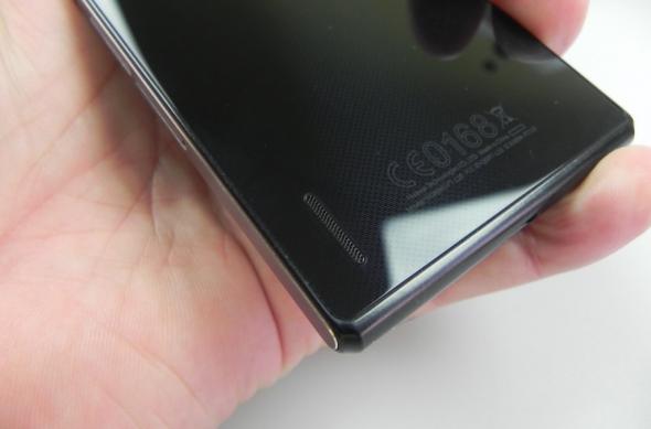 Huawei Ascend P7 Review: un telefon midrange chic, cu funcții multimedia adecvate prețului, baterie și GPU neimpresionante (Video): huawei_ascend_p7_review_039jpg.jpg