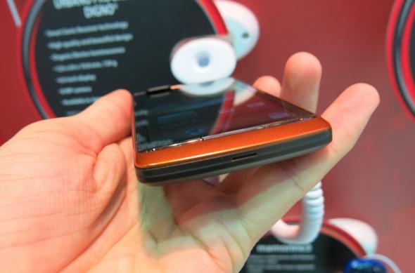 MWC 2013: Hands on cu Kyocera Digno S, smartphone 4G LTE roz pentru domnișoare (Video): kyocera_digno_s_04jpg.jpg