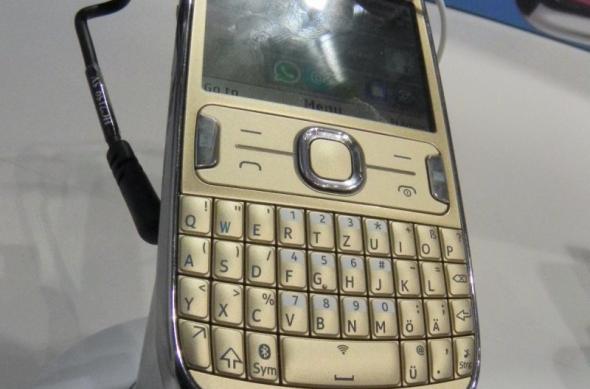 MWC 2012: Nokia Asha 302 Într-un preview detaliat - handset low end cu browser nou, Microsoft Exchange (Video): dscn0459jpg.jpg