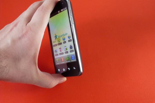 Unboxing LG Optimus 2X - Mobilissimo.ro și primul nostru telefon dual core!