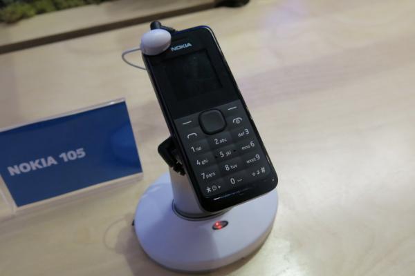 MWC 2013: Nokia 105 hands on, iată și un feature phone pe mâna Mobilissimo.ro În Barcelona! (Video)