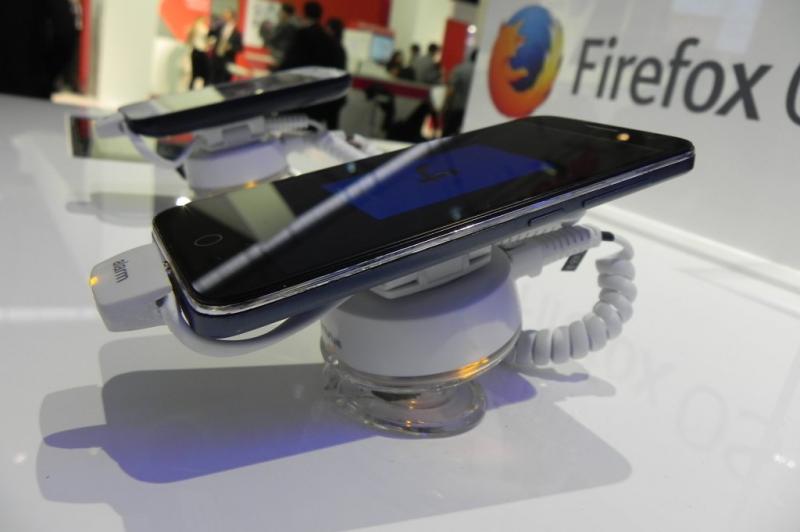 Alcatel One Touch Fire E hands on preview: o premieră cu Firefox OS de la Alcatel (Retro MWC 2014 - Video): dscn4817jpg.jpg