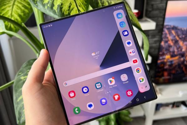 Samsung Galaxy Z Fold6: OS, UI, aplicaţii acum mai deştepte, pentru creativitate şi productivitate