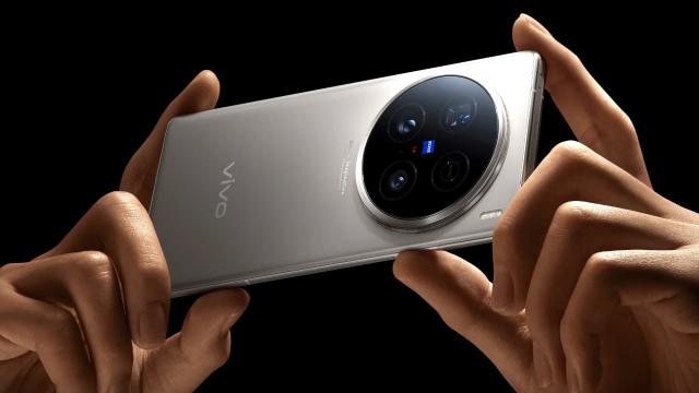 <b>Vivo X200 are dezvăluite noi detalii despre cameră, baterie și ecran; Cum se prezintă viitorul flagship pe partea hardware?</b>Următorul ultra flagship de la vivo este așteptat cu mult entuziasm de către pasionați și mă refer desigur la vivo X200. După ce anterior am aflat specificațiile variantei vivo X200 Pro, astăzi sosesc mai multe detalii în mediul online