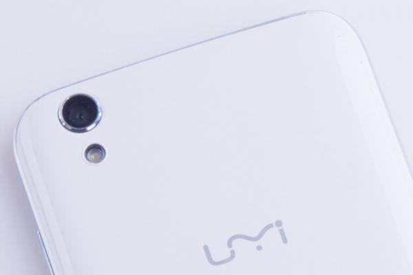 UMi Diamond X - Fotografii oficiale