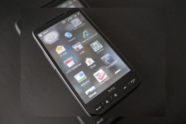 Smartphone care să ruleze mai multe sisteme de operare?