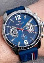 E LUNI e AMAZON: Ceas bărbătesc Tommy Hilfiger cu mecanism quartz, design sport-elegant și rezistent la apă