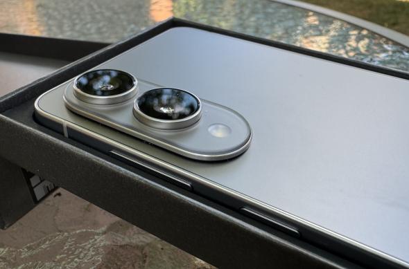 Samsung Galaxy S25 Edge Unboxing: IMG_9352.jpg