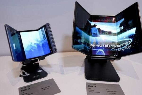 Samsung chiar pregătește debutul unui telefon triplu-pliabil! Funcțiile software ale noului smartphone apar online