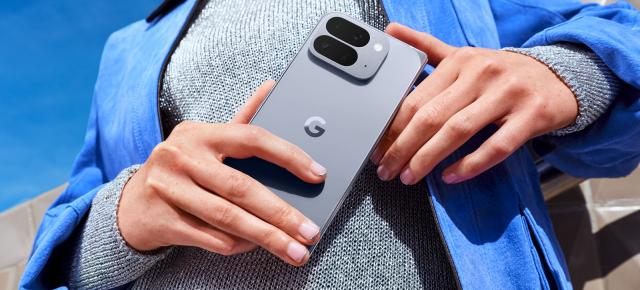 Pixel 10 Pro Fold e acum oficial; Ecranul pliabil de 8.02 inch și procesorul Tensor G5 definesc cel mai nou pliabil Google