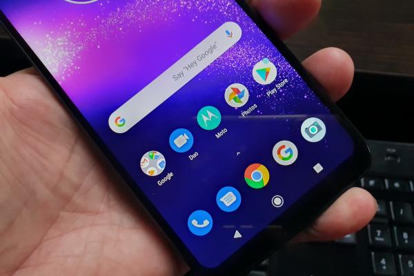Motorola One Macro: OS, UI, aplicaţii - Android Pie la putere, stock cum l-am lăsat