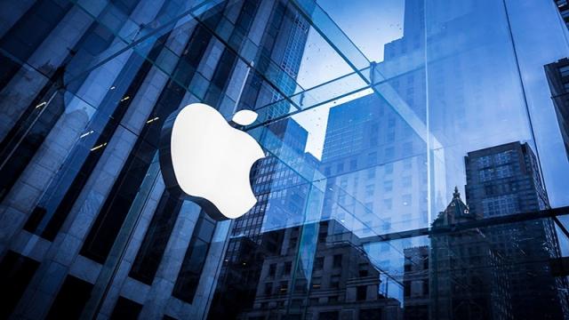 <b>Apple anunţă venituri record pe primul trimestru fiscal din 2020, ar putea deveni prima companie de 2 trilioane de dolari</b>De câteva săptămâni tot scriem cât au crescut veniturile Apple din servicii în 2019, iar acum e momentul să aflăm cifrele oficiale. Compania din Cupertino a depăşit aşteptările experţilor, atunci când a postat 