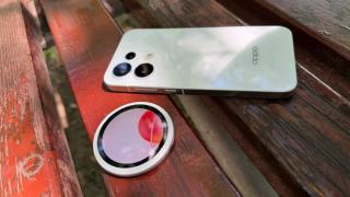 OPPO Reno16 Pro 5G: Telefonul non-pliabil care poate primi un al doilea display, pe lângă cel principal de 6.32 inch