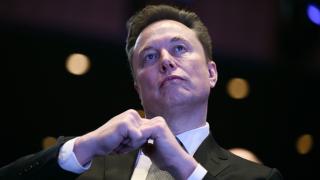 SpaceX ar lucra la un gadget AI mai subțire decât un iPhone; Elon Musk neagă informația