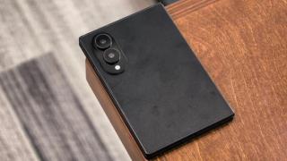 Samsung Galaxy Z Fold8 (Wide) apare pe negru acum, arată sobru