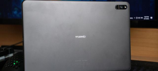 Huawei MatePad 10.4 - Construcție solidă și design minimalist