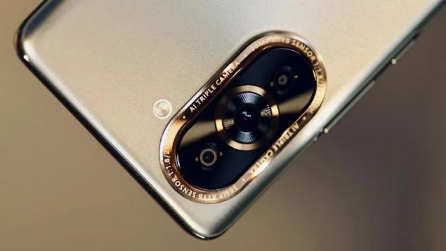 <b>Seria Huawei Nova 10 are specificațiile dezvăluite înainte de debut; Telefoanele sunt deja listate de un retailer în China</b>Huawei urmează să anunțe pe 4 iulie primele telefoane sub seria Nova 10. Vorbim în acest caz despre două modele, o variantă vanilla și una Pro. Au avut parte de câteva scăpări săptămâna trecută, iar azi aflăm că ele sunt deja listate pe site-ul unui