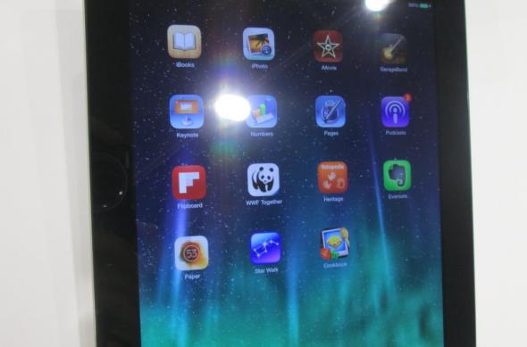 Primul magazin iCentre din România (Apple Premium Reseller) s-a inaugurat oficial astăzi!: icentre_romania_24jpg.jpg